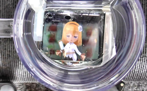 アニメグラス内でホログラム化した飲乳ちゃん妹の様子 アニメグラス内でホログラム化した飲乳ちゃん妹の様子